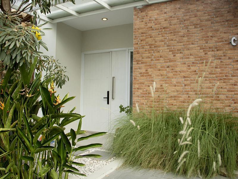 Villa Tjokro Yogyakarta Bagian luar foto